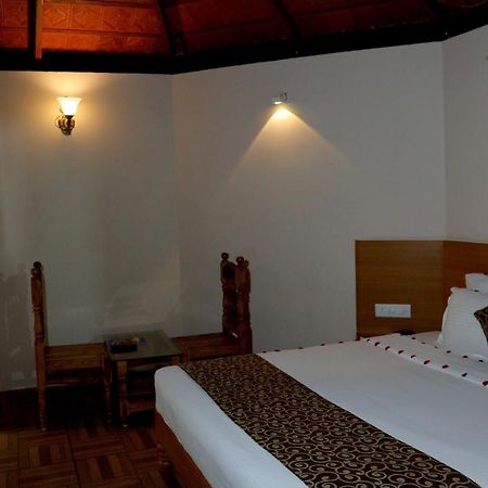 Ack Palacce Inn Yercaud Extérieur photo