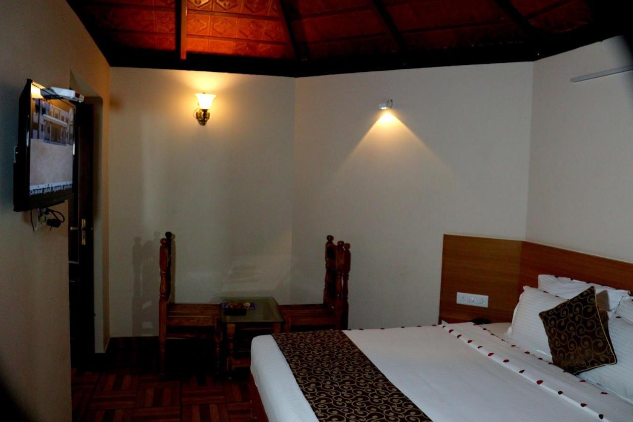 Ack Palacce Inn Yercaud Extérieur photo